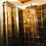 Large Taverna 2br 2ba Steps To Lift Full Kitchen * Courmayeur