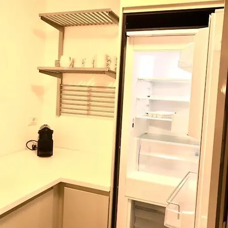 Large Taverna 2br 2ba Steps To Lift Full Kitchen Сasa de vacaciones Courmayeur