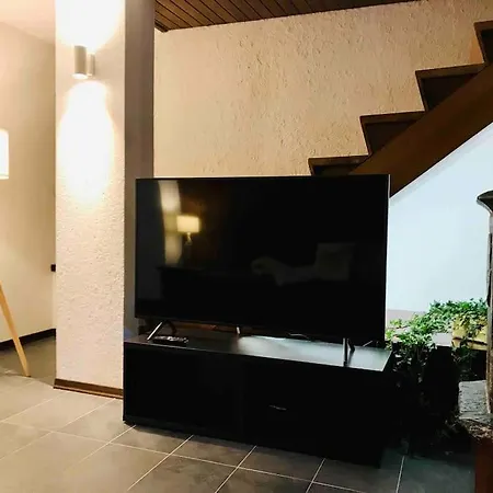 Spaziosa Taverna Accanto Alle Piste Da Sci *