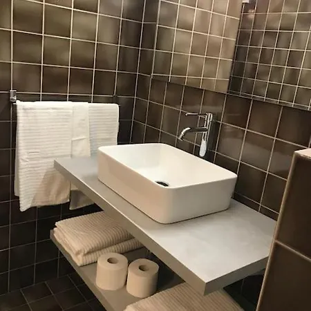 Hébergement de vacances Spaziosa Taverna Accanto Alle Piste Da Sci *