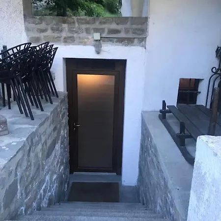 Spaziosa Taverna Accanto Alle Piste Da Sci *