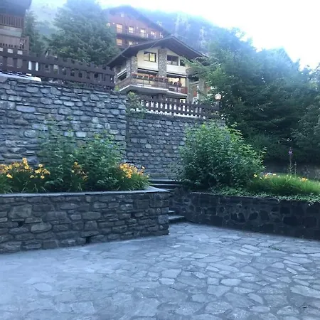 Prázdninový dům Spaziosa Taverna Accanto Alle Piste Da Sci